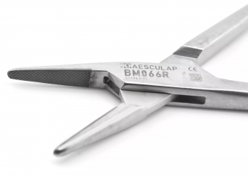Иглодержатель Аэскулап (Aesculap) BM066R ТВС золото 185 мм